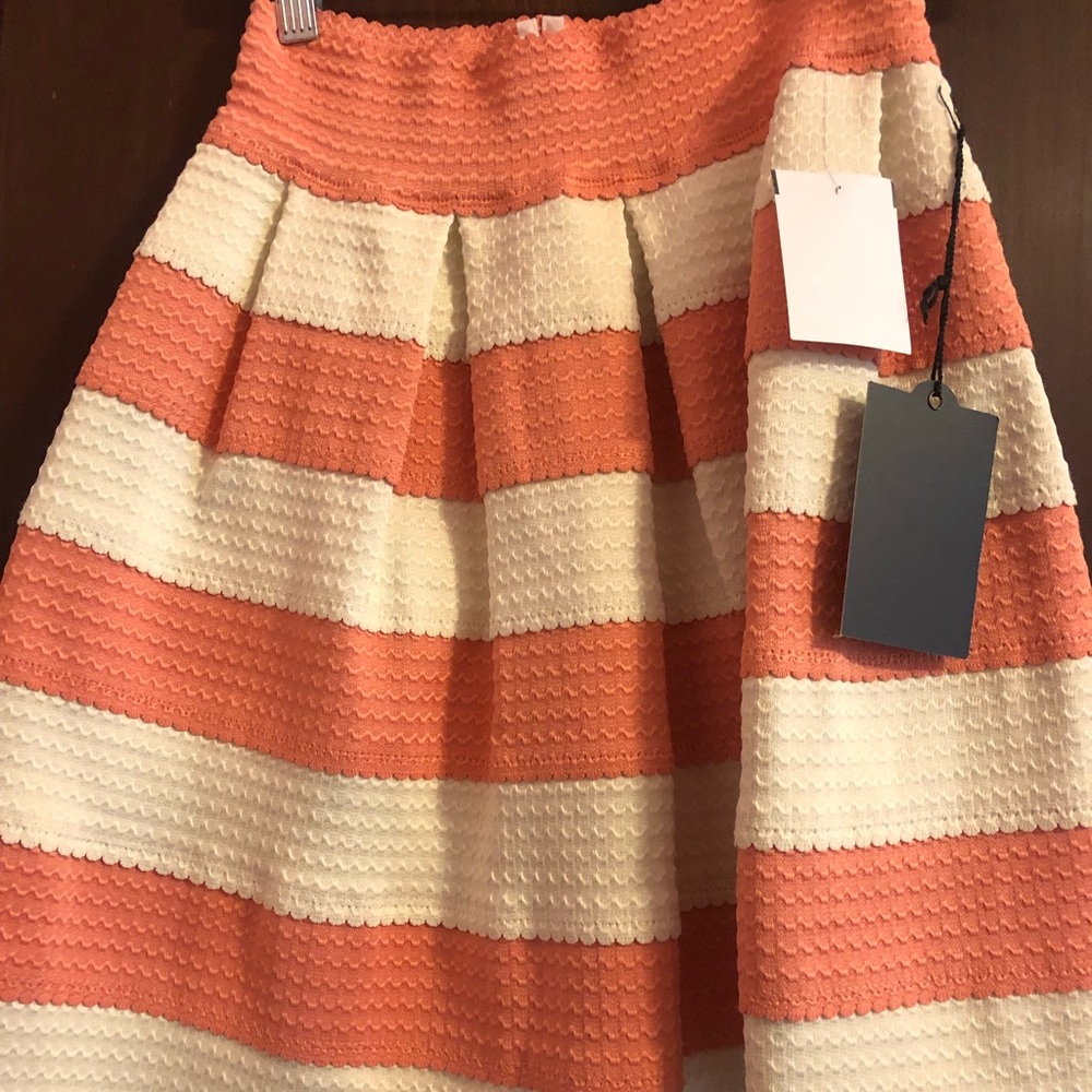 Striped coral skirt